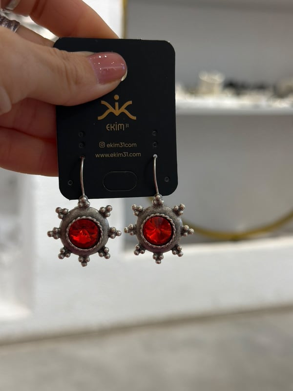 Bohem Kızmızı Taşlı Çiçek Küpe