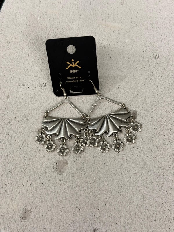 Bohem Sallantılı Çiçek Küpe