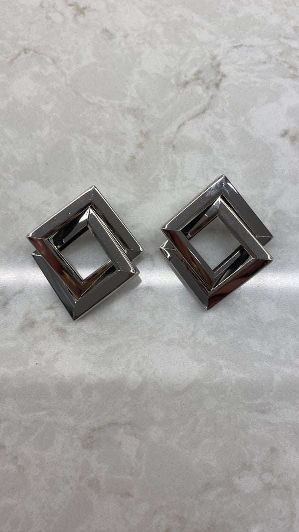 Çİft Kare Geçmeli Silver Küpe