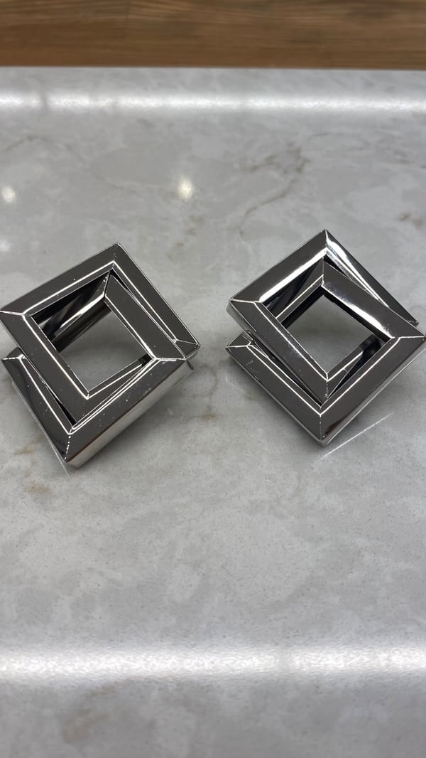 Çİft Kare Geçmeli Silver Küpe