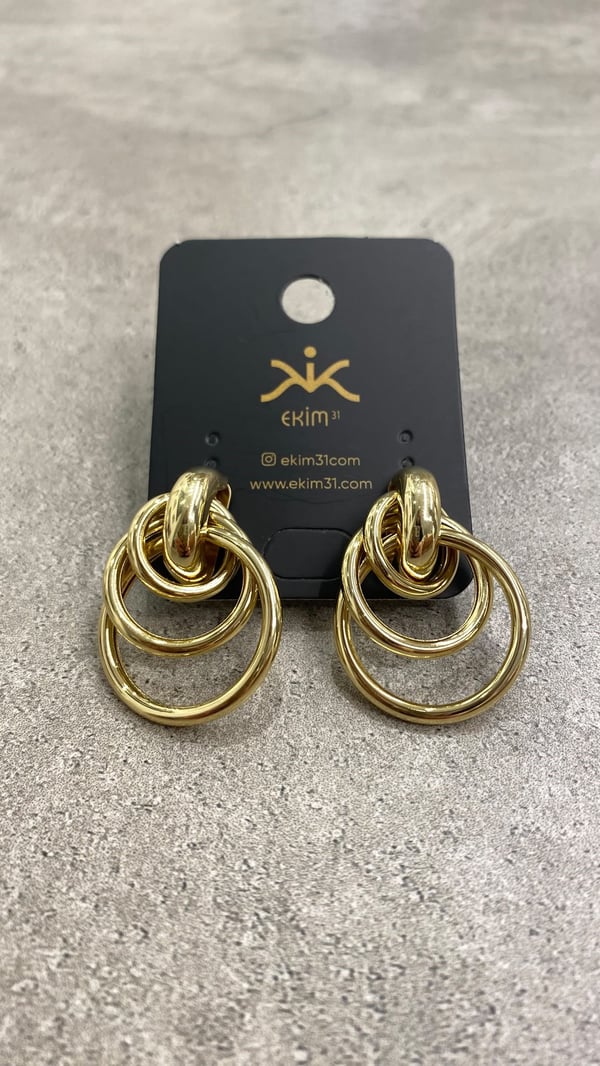 Gold Halka Geçmeli Küpe