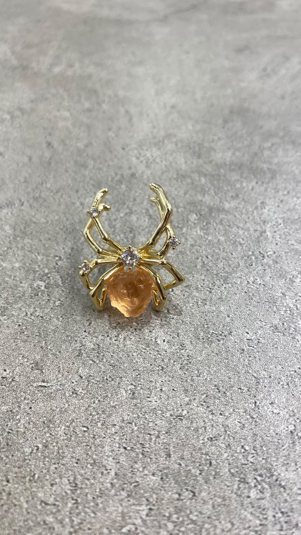 Gold Örümcek Kıkırdak Küpe