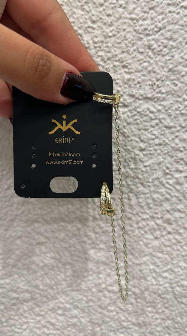 Gold Zincirli Kıkırdak Küpe