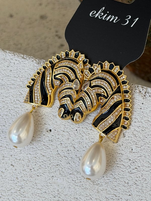 İncili Zebra Küpe