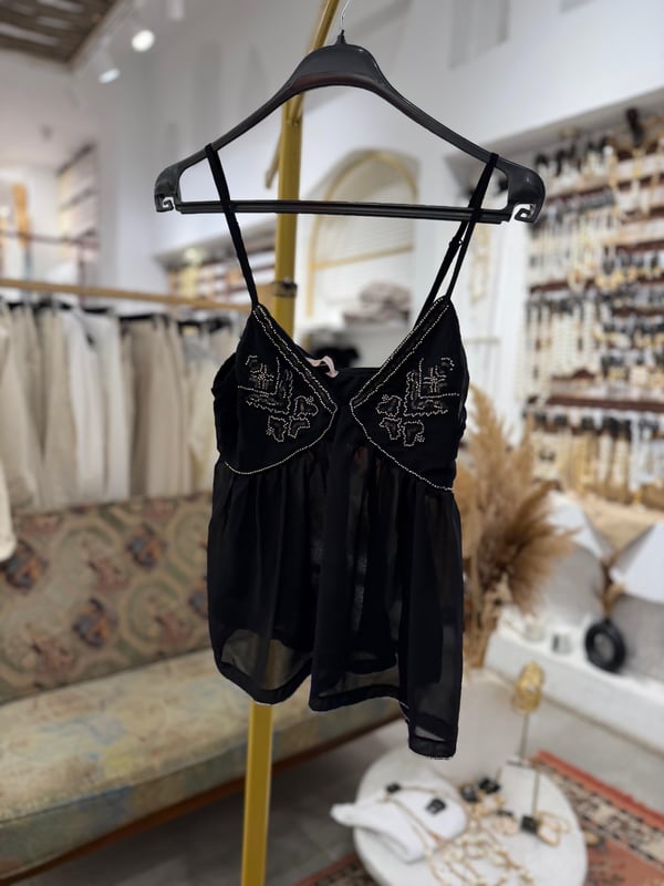 İşlemeli Askılı Bluz