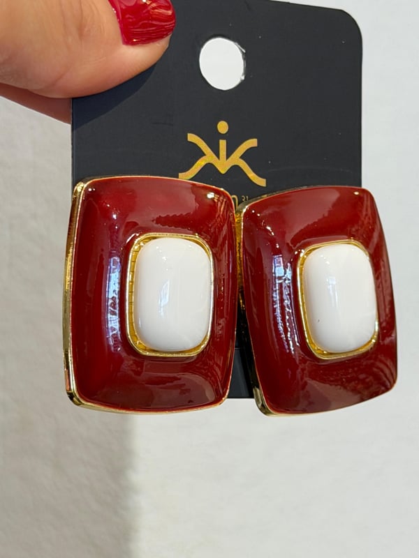 Kırmızı Kare Küpe