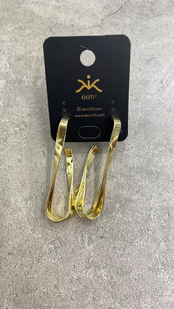Kıvrık model Çubuk Küpe