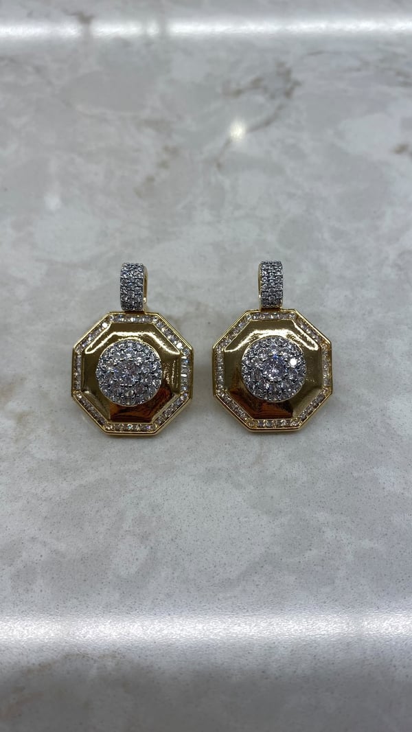 Köşeli Taşlı Gold Küpe 