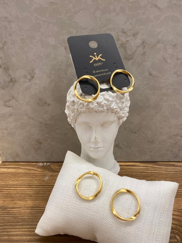 Mat Gold Kaplama Burgu Detay Daire Küpe