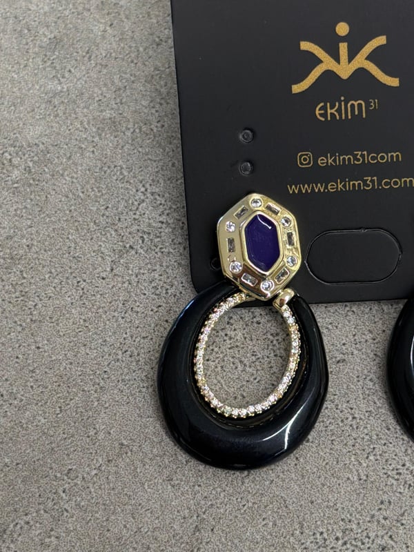 Mor Renk Detaylı Sallantılı Küpe