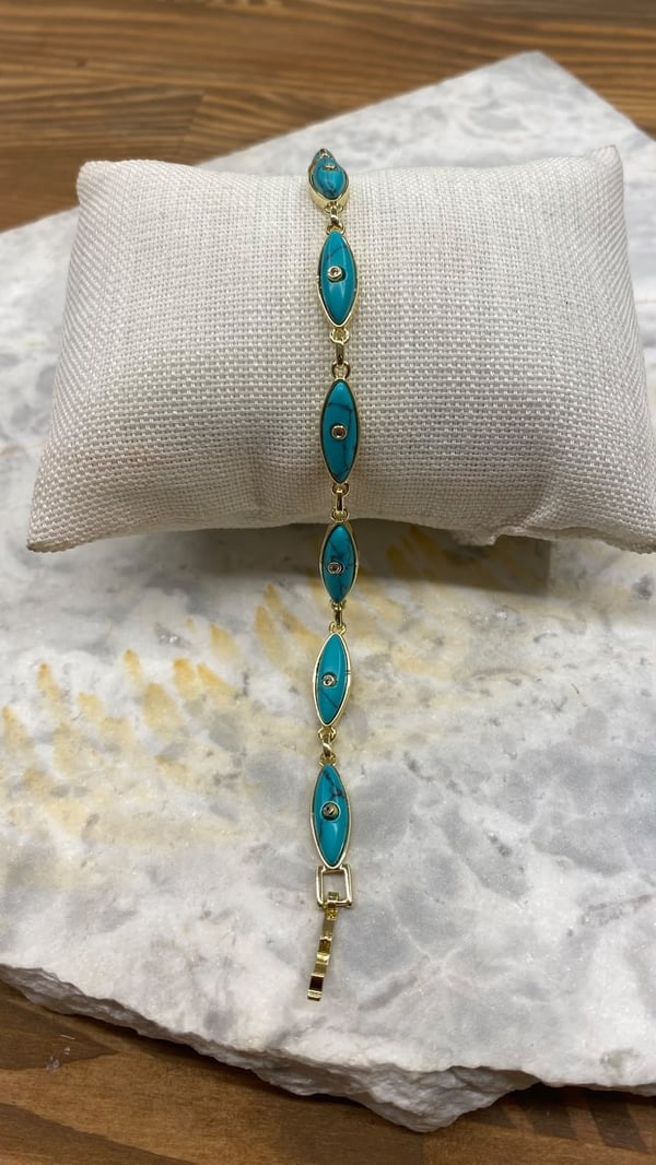 Oval Model Mavi Taşlı Gold Bileklik
