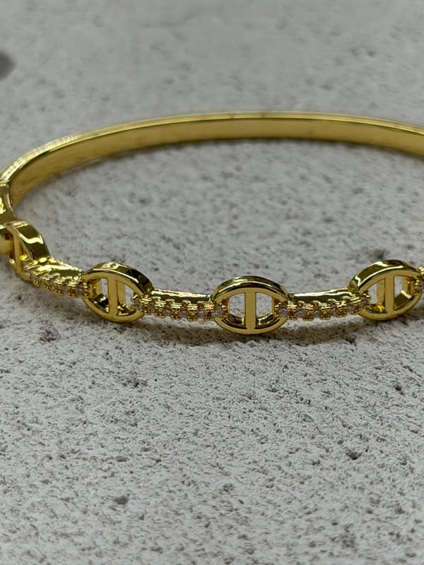 Oval Model Taş Detay Bileklik