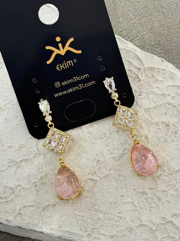 Pembe Taşlı Sallantılı Küpe