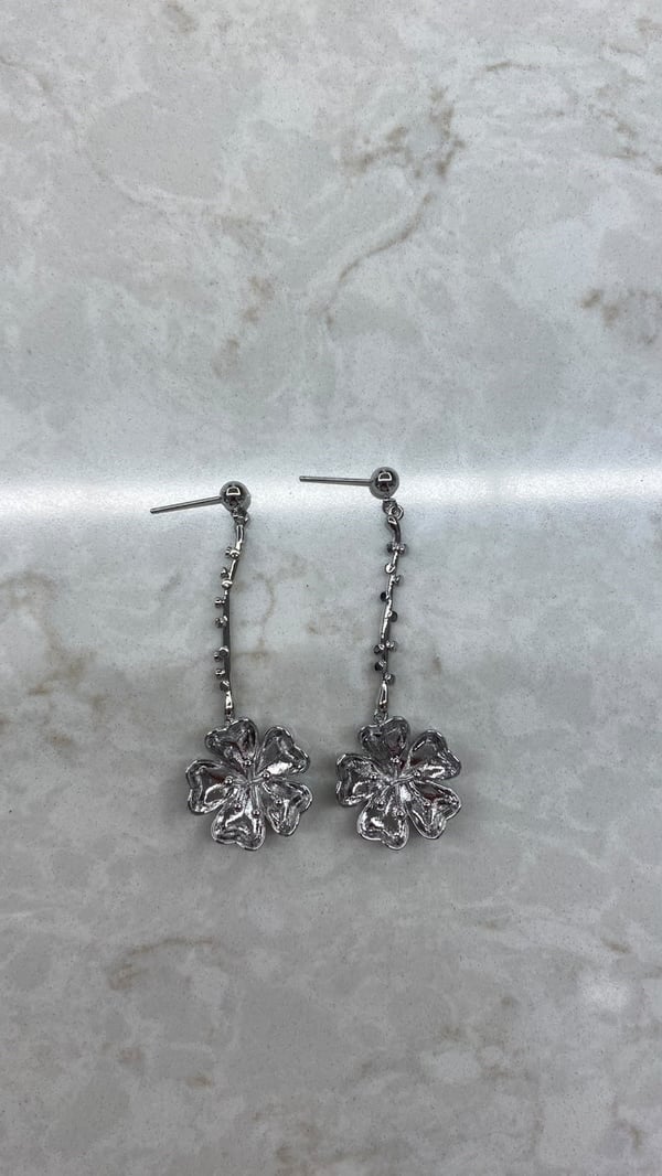 Sarkık Çiçek Silver Küpe 