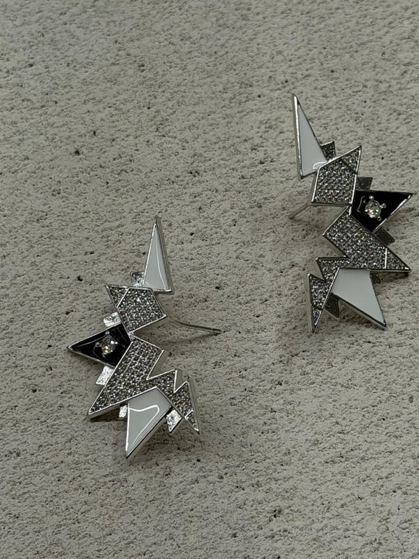 Siyah Beyaz Zigzag Küpe Silver