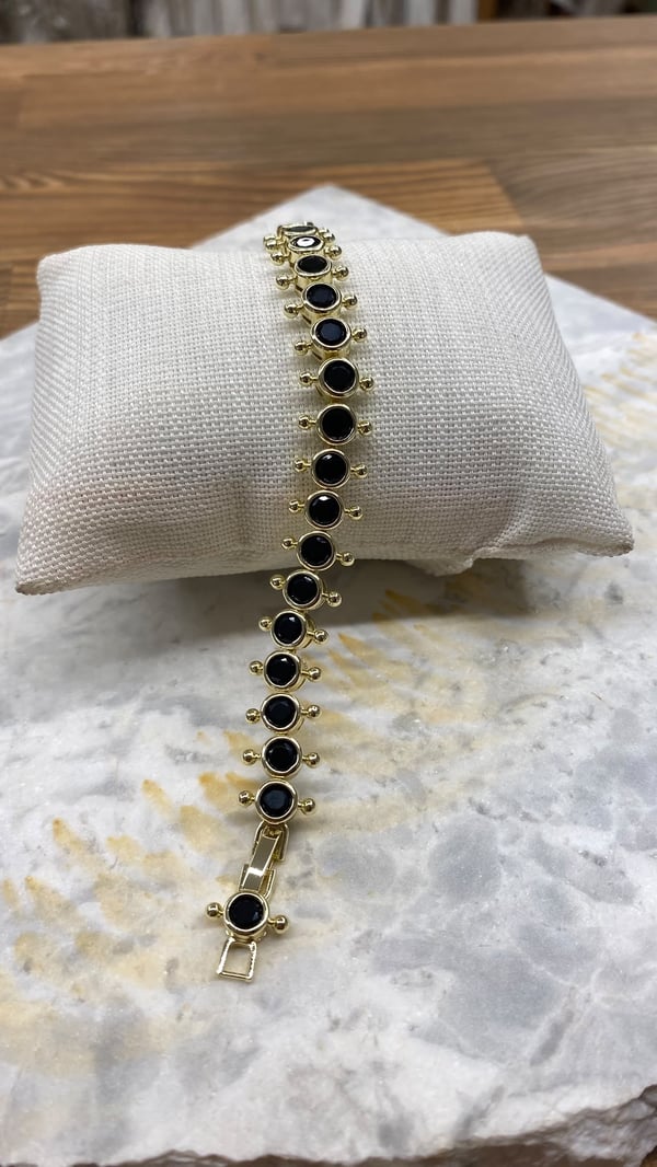 Siyah Taşlı Gold Bileklik