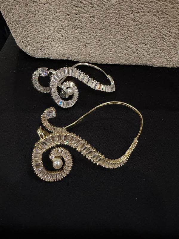 Sol Anahtarı Model Küpe Gold