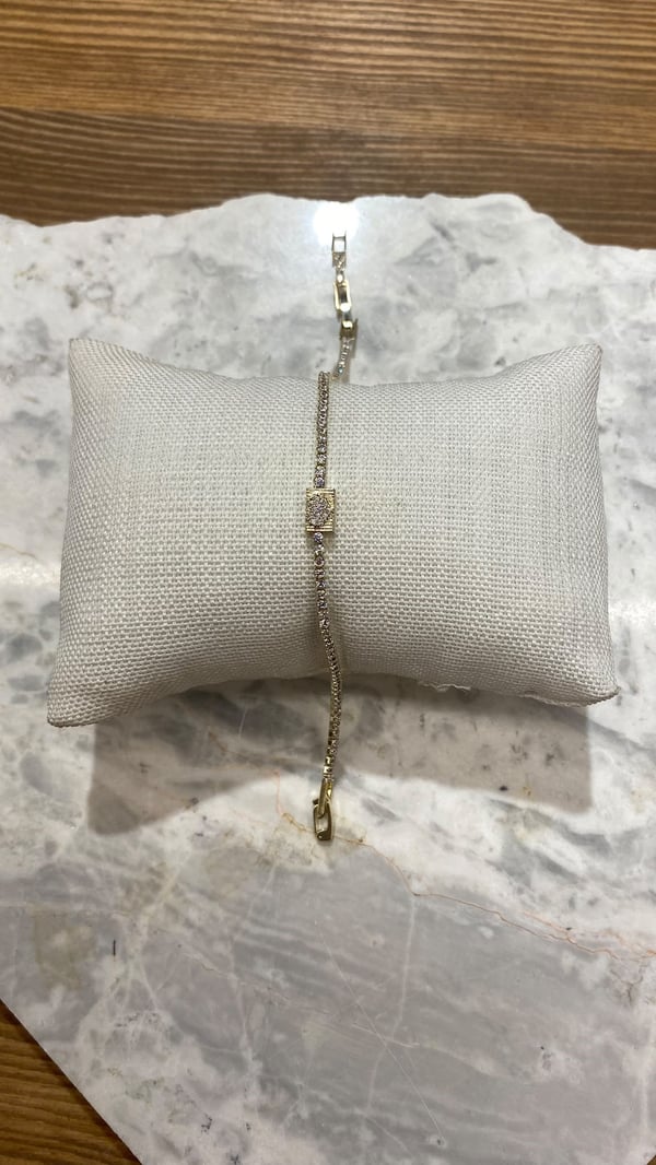 Su Yolu Minimal Kalp Detaylı Gold Bileklik 