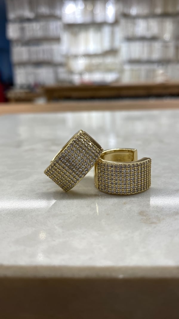 Taşlı Dikdörtgen Gold Küpe 