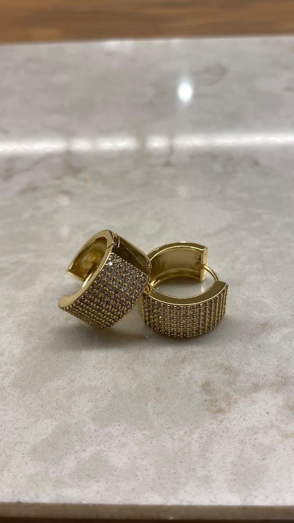 Taşlı Dikdörtgen Gold Küpe 