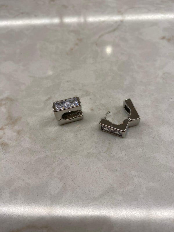 Taşlı Kare Küpe Silver
