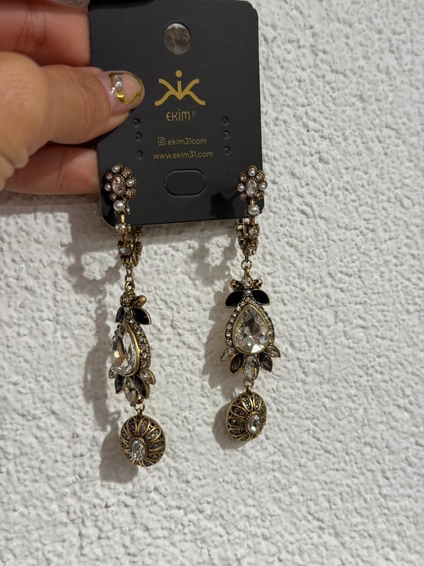 Taşlı Kurukafa Küpe