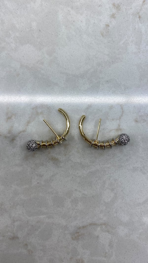 Taşlı Top Detaylı Gold Küpe