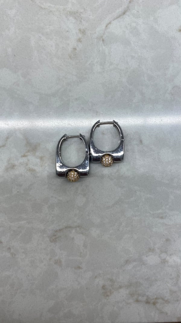 Taşlı Top Detaylı Silver Halka Küpe