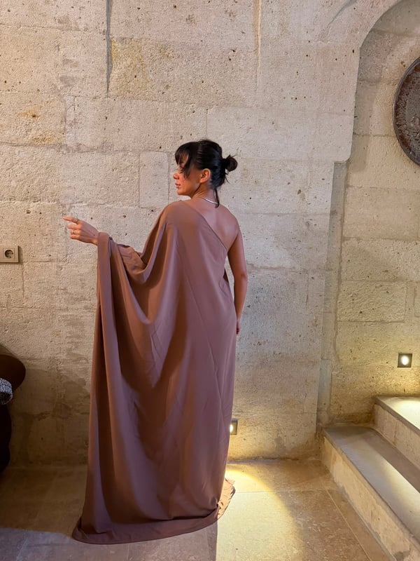 Tek Omuz Oversize Açık Kahve Elbise