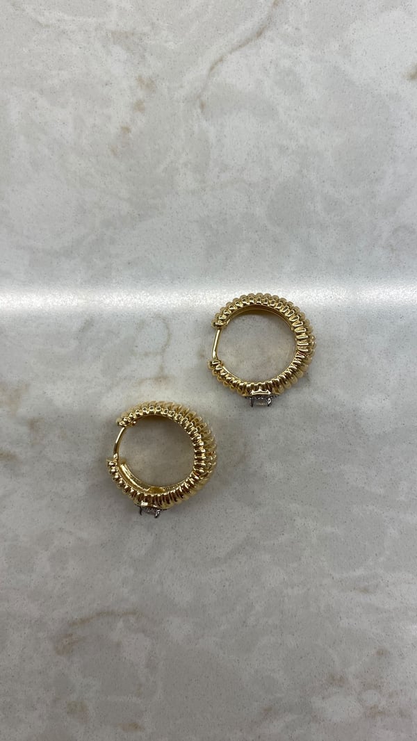 Tek Taşlı Gold Halka Küpe