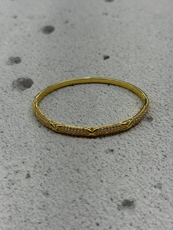 X Model Taşlı Oval Bileklik