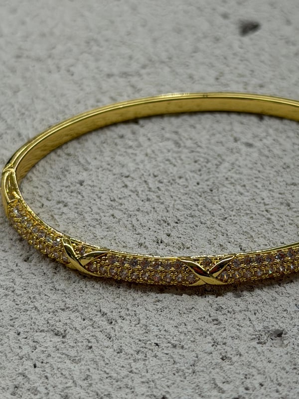 X Model Taşlı Oval Bileklik