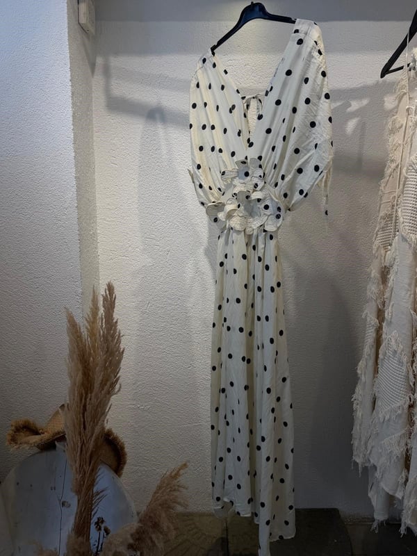 Yakası Çiçekli Puantiyeli Elbise Ekru