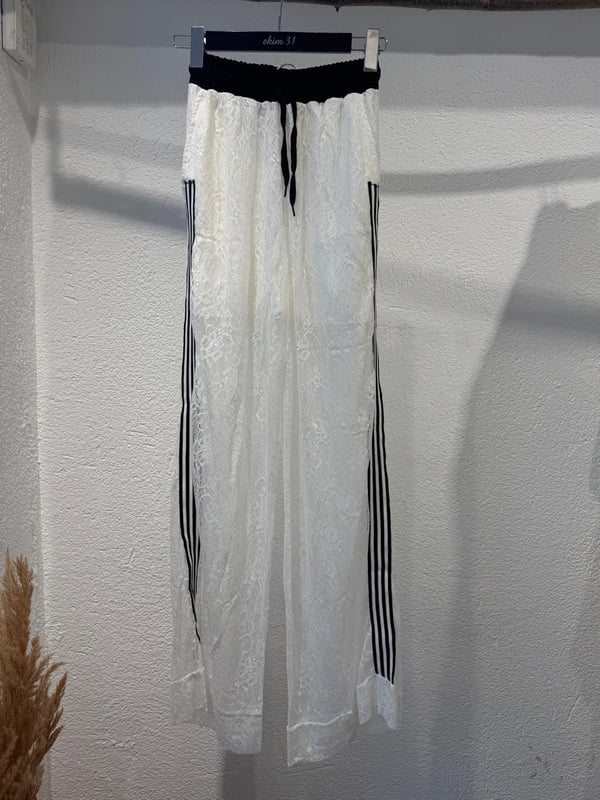 Yanı Şeritli Dantelli Pantolon