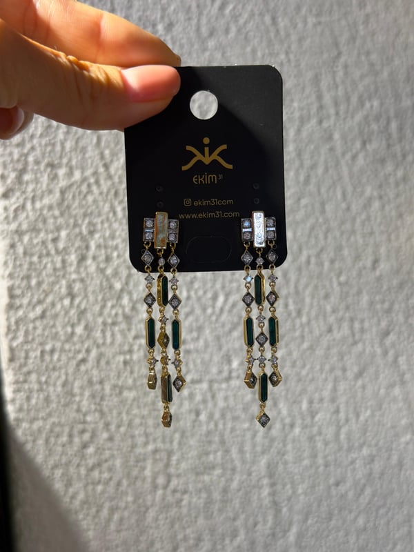 Yeşil Detaylı 3lü Sallantılı Küpe
