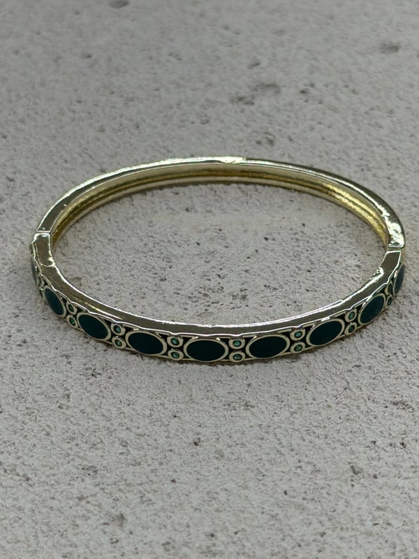 Yeşil Oval Model Bİleklik