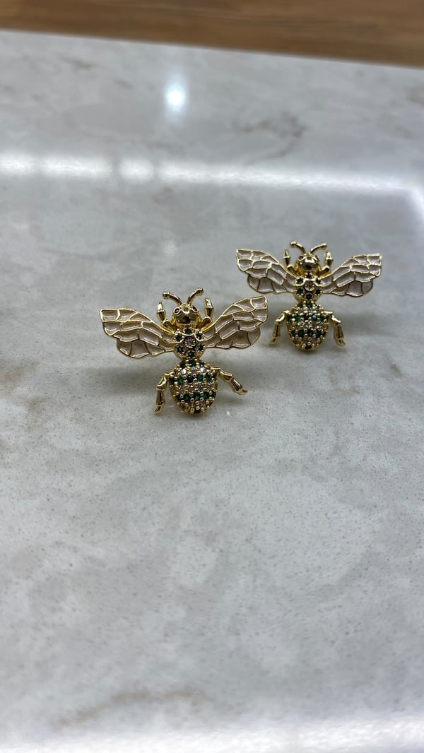 Yeşil Taşlı Arı Küpe