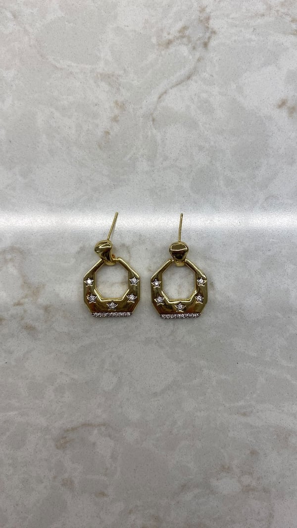 Yıldız Taşlı Köşeli Gold Küpe