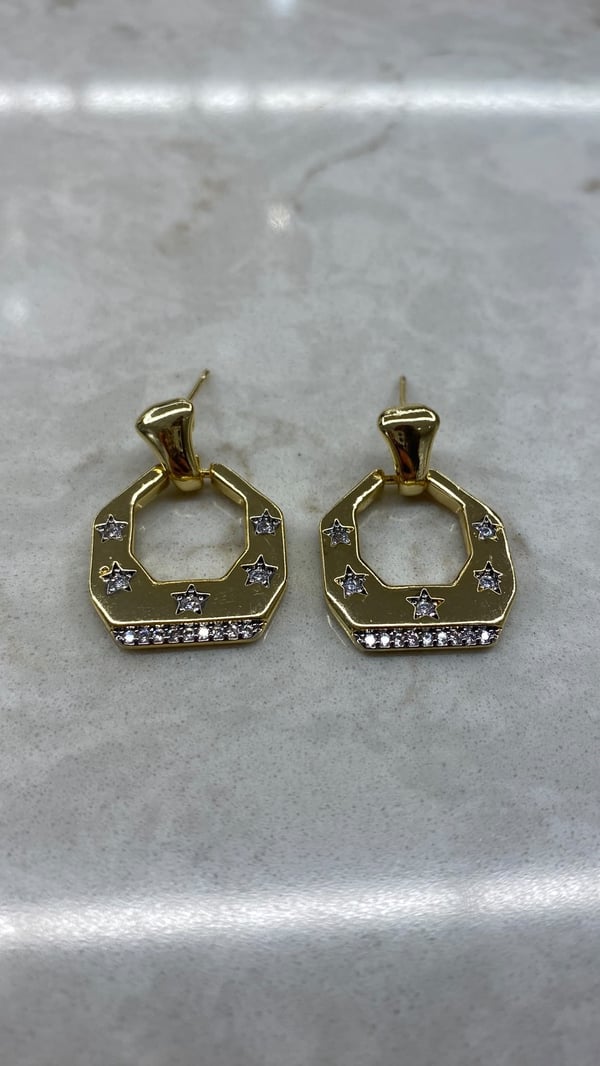 Yıldız Taşlı Köşeli Gold Küpe