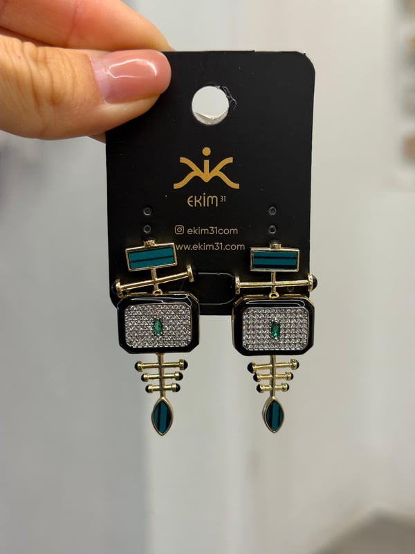 Zümrüt Taşlı Gold Küpe 