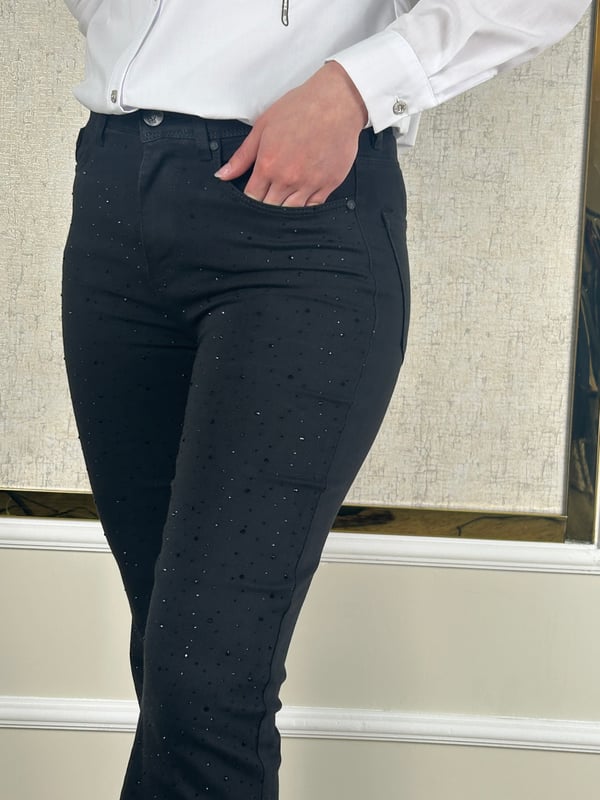 Önü Taşlı Likralı Kot Pantolon L4000