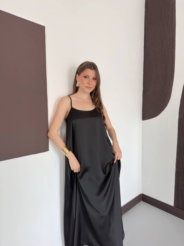 Askılı Uzun Saten Elbise Siyah