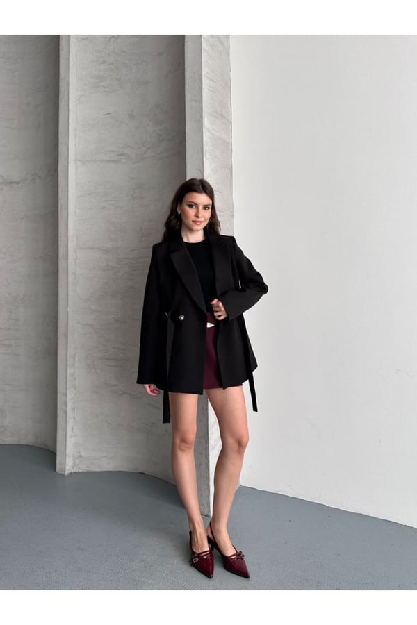 Çift Toka Detaylı Kuşaklı Blazer Ceket