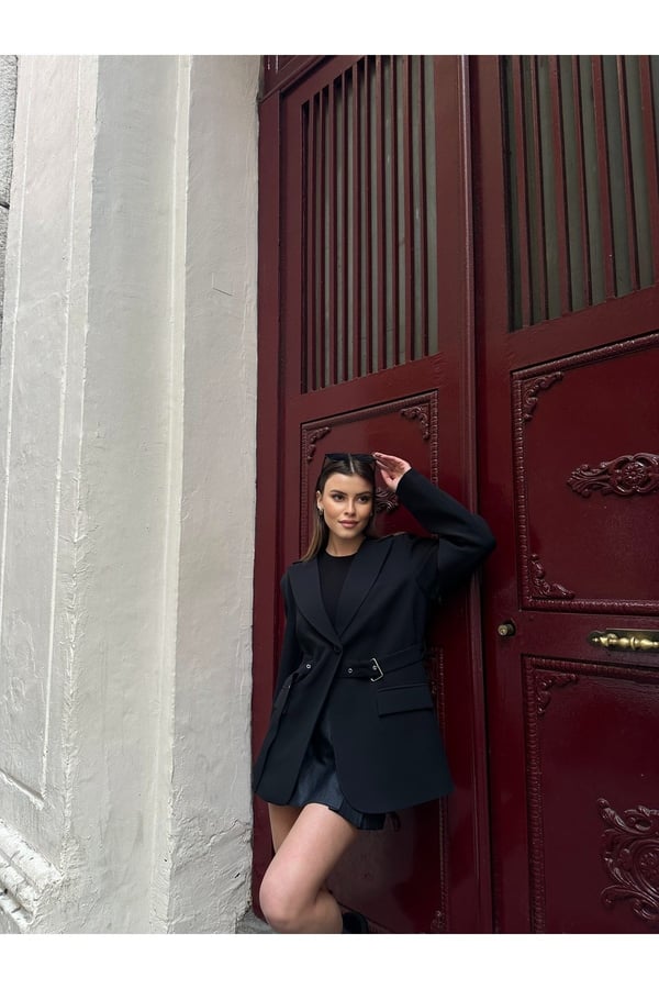 Kadın Yeni Sezon Kemer Detaylı Blazer Ceket
