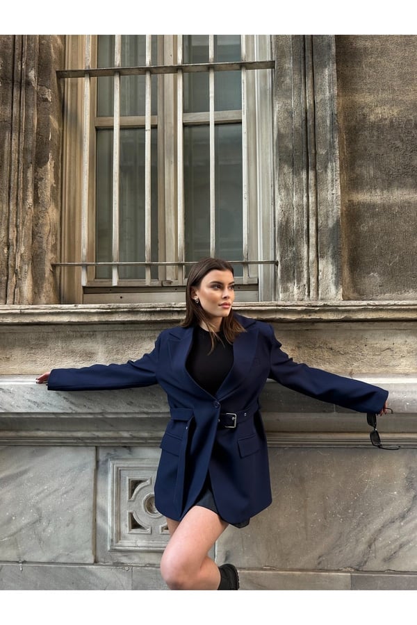 Kadın Yeni Sezon Kemer Detaylı Blazer Ceket