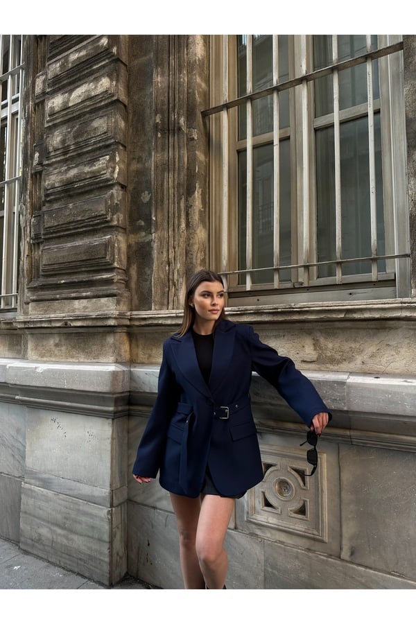 Kadın Yeni Sezon Kemer Detaylı Blazer Ceket