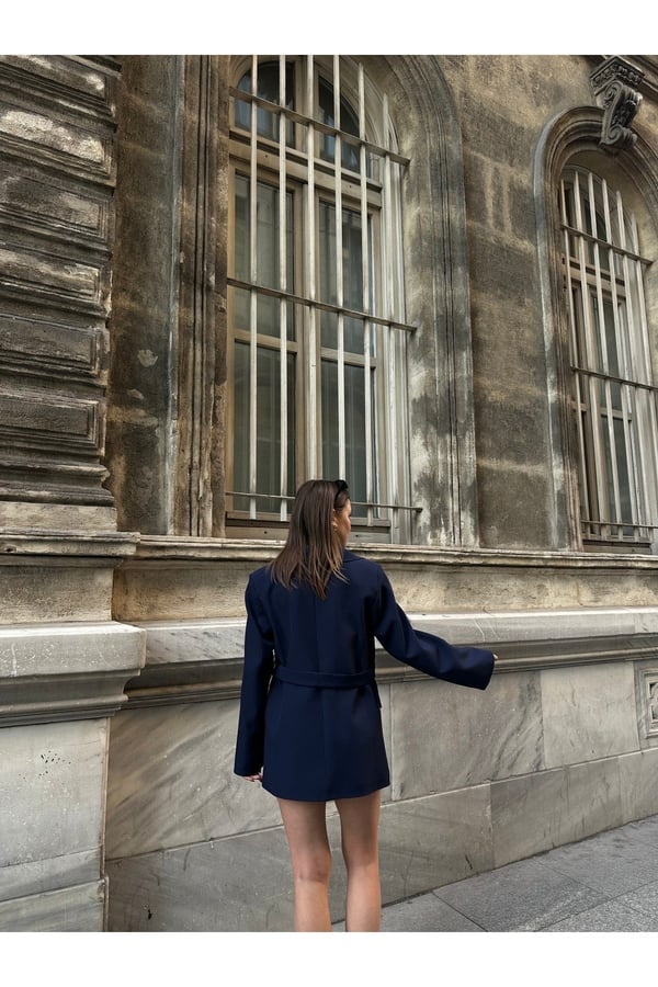 Kadın Yeni Sezon Kemer Detaylı Blazer Ceket