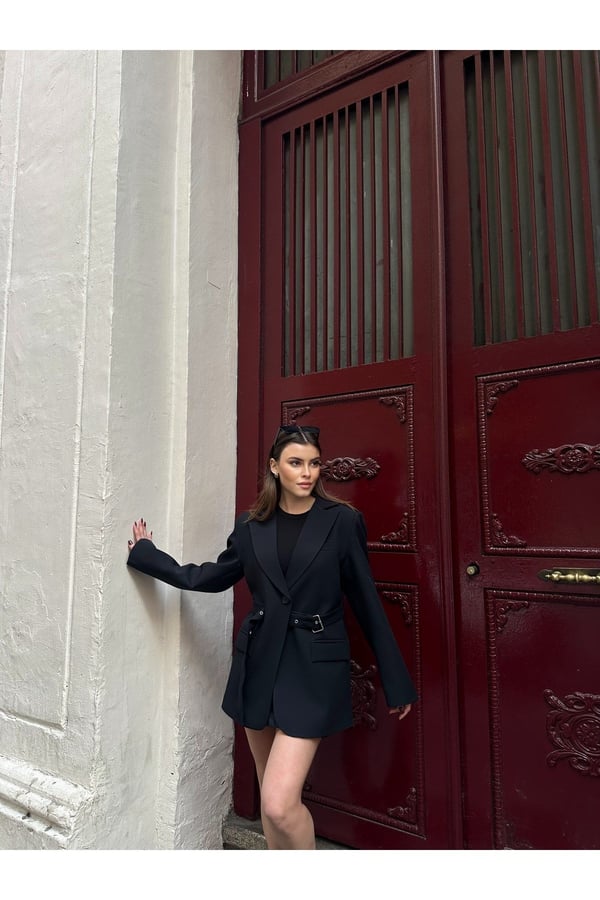 Kadın Yeni Sezon Kemer Detaylı Blazer Ceket