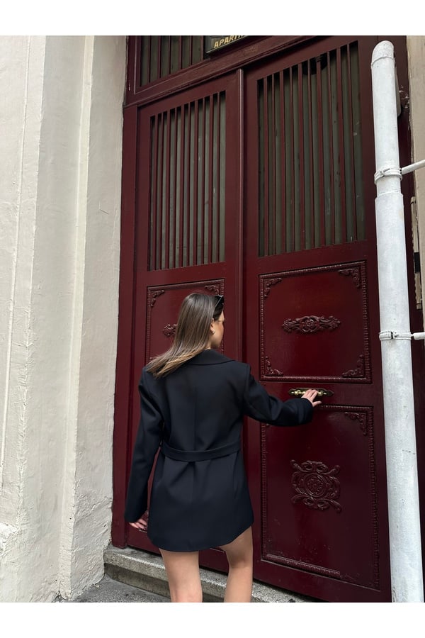 Kadın Yeni Sezon Kemer Detaylı Blazer Ceket