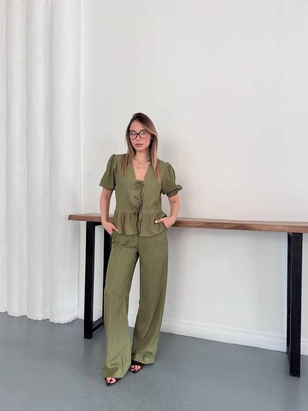 Ön Bağlama Detaylı Bluz Pantolon Takım